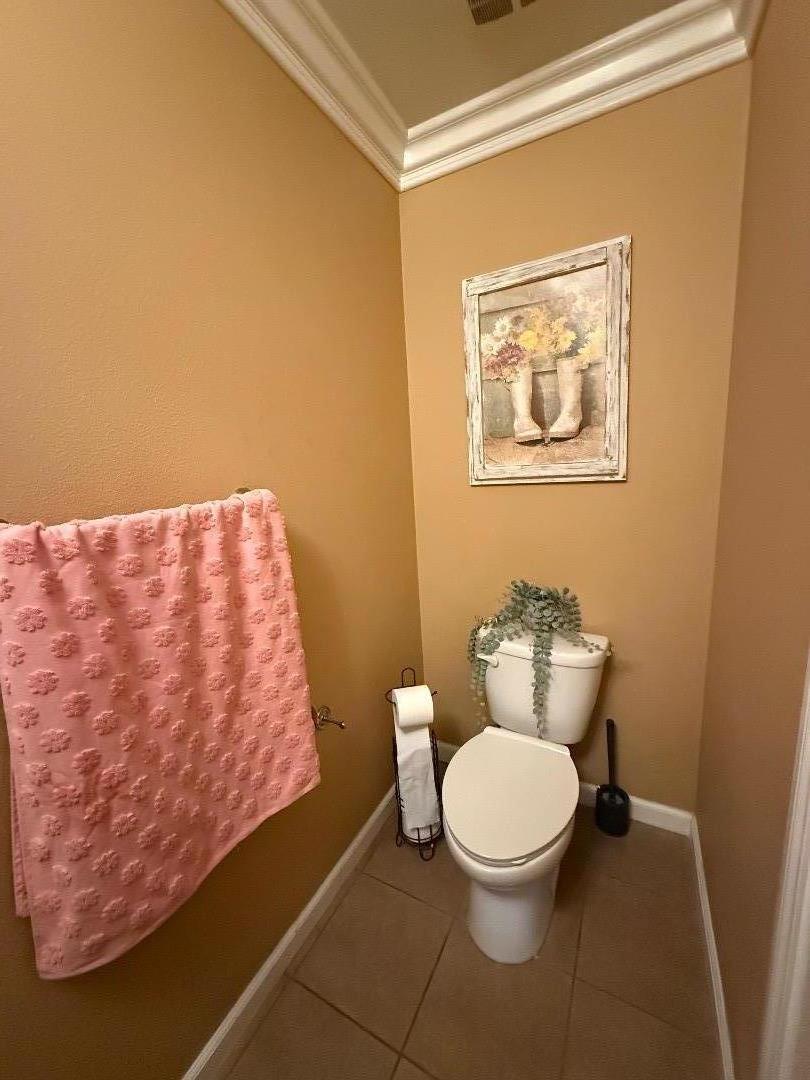 Detail Gallery Image 16 of 24 For 1058 Sardinia Dr, Salinas,  CA 93905 - 4 Beds | 2/1 Baths