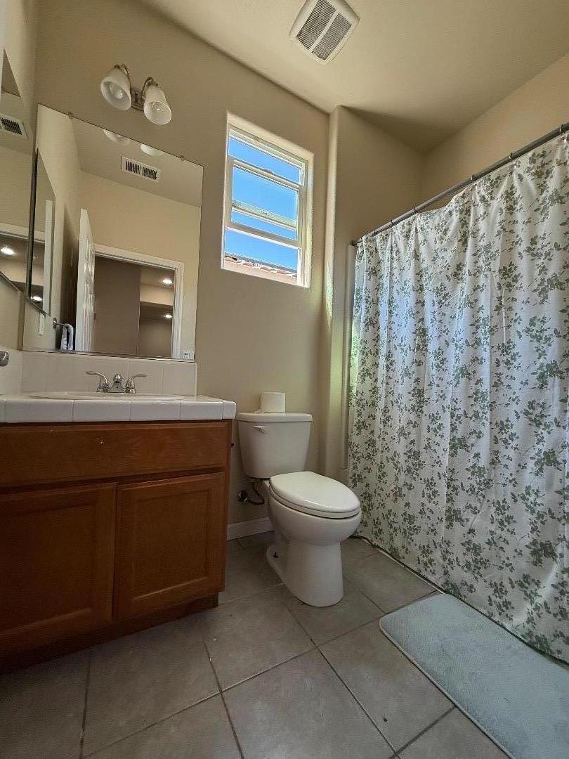 Detail Gallery Image 20 of 24 For 1058 Sardinia Dr, Salinas,  CA 93905 - 4 Beds | 2/1 Baths