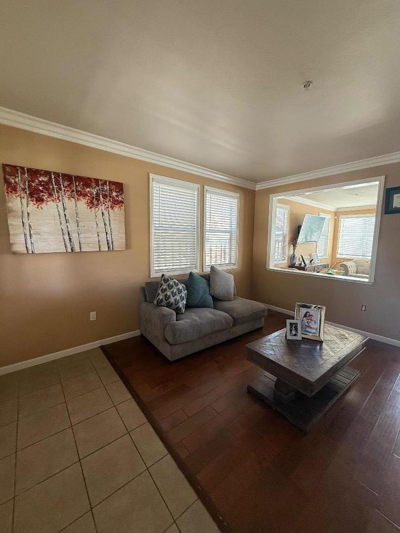 Detail Gallery Image 3 of 24 For 1058 Sardinia Dr, Salinas,  CA 93905 - 4 Beds | 2/1 Baths