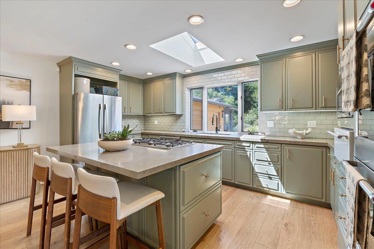 Detail Gallery Image 12 of 46 For 415 Cervantes Rd, Portola Valley,  CA 94028 - 4 Beds | 3/1 Baths