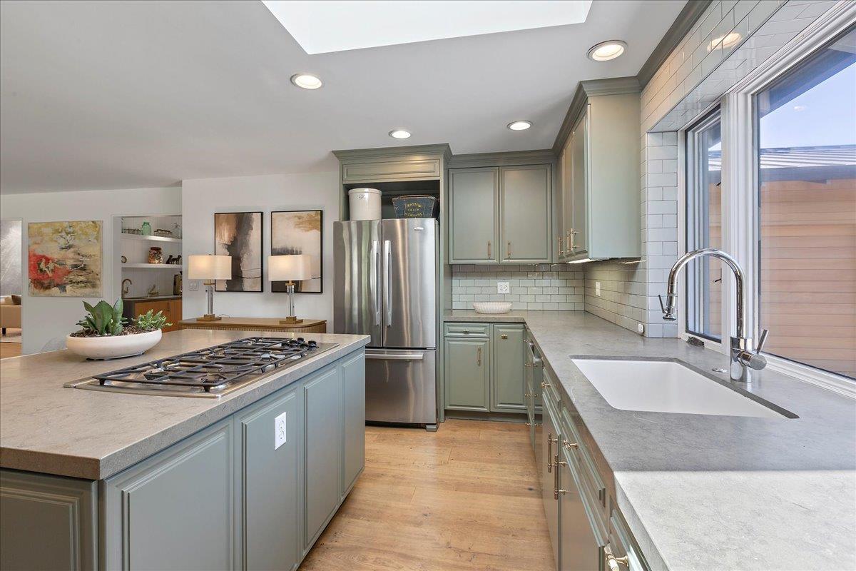 Detail Gallery Image 13 of 46 For 415 Cervantes Rd, Portola Valley,  CA 94028 - 4 Beds | 3/1 Baths