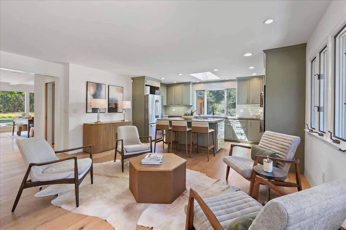 Detail Gallery Image 14 of 46 For 415 Cervantes Rd, Portola Valley,  CA 94028 - 4 Beds | 3/1 Baths