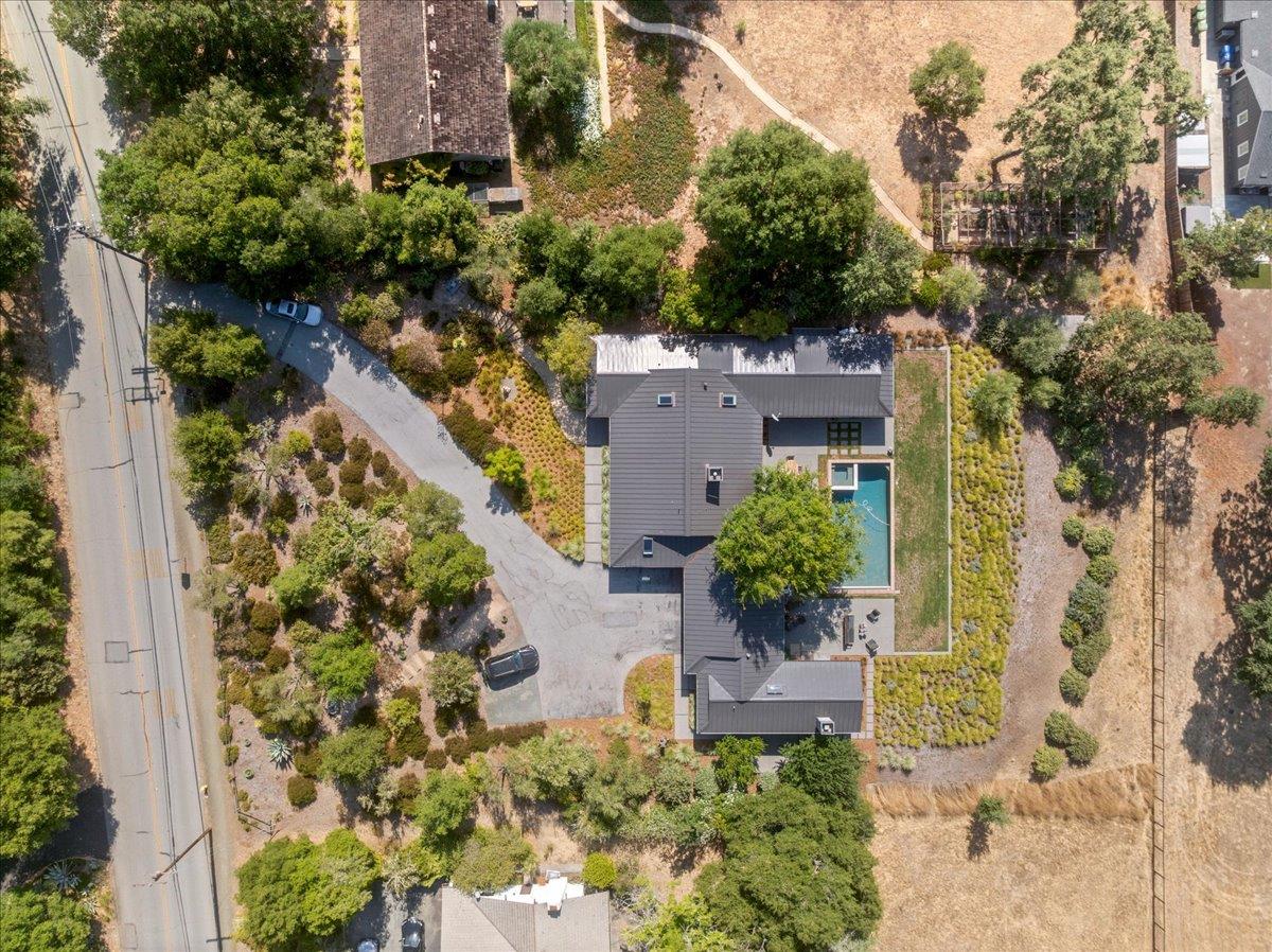 Detail Gallery Image 35 of 46 For 415 Cervantes Rd, Portola Valley,  CA 94028 - 4 Beds | 3/1 Baths