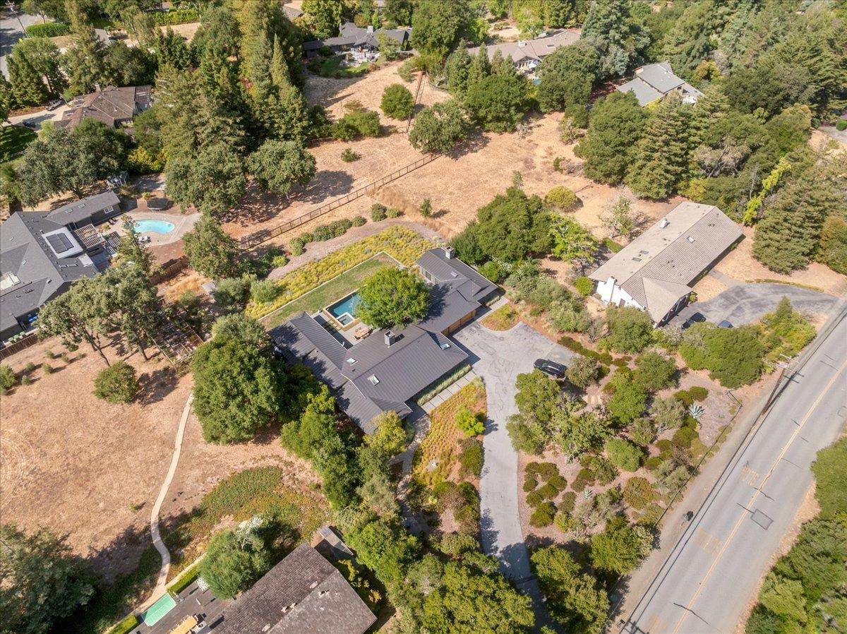 Detail Gallery Image 36 of 46 For 415 Cervantes Rd, Portola Valley,  CA 94028 - 4 Beds | 3/1 Baths