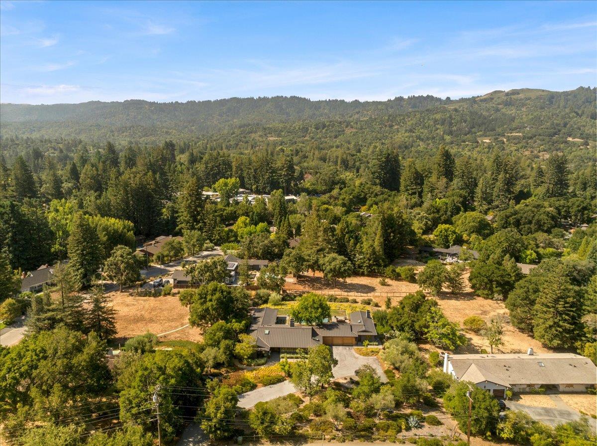 Detail Gallery Image 37 of 46 For 415 Cervantes Rd, Portola Valley,  CA 94028 - 4 Beds | 3/1 Baths