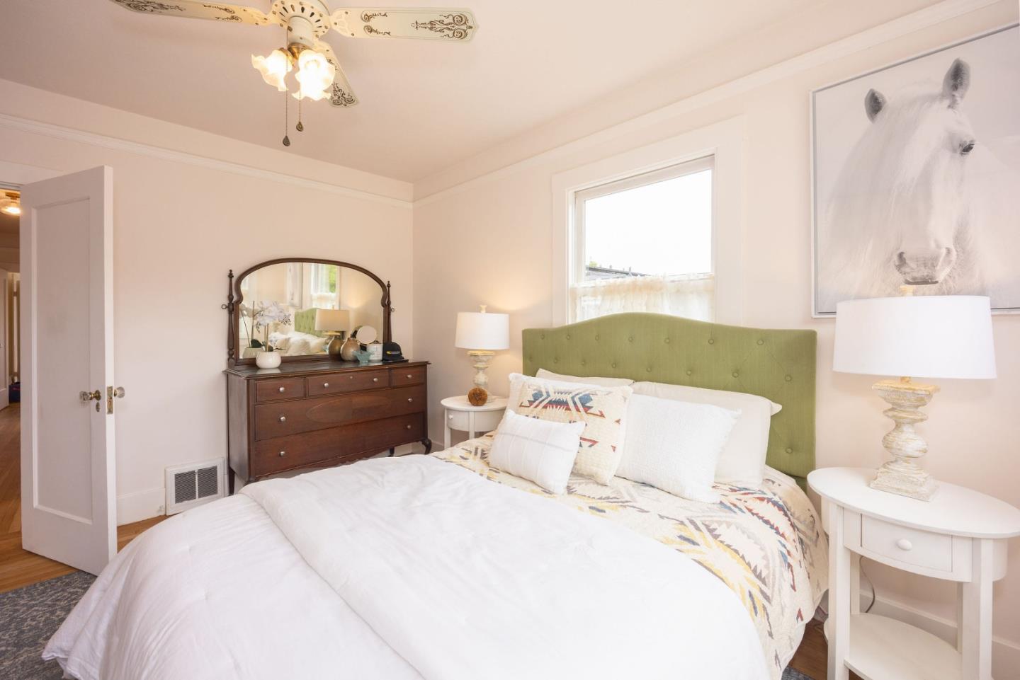 Detail Gallery Image 11 of 33 For 523 San Benito St, Half Moon Bay,  CA 94019 - 2 Beds | 2/1 Baths