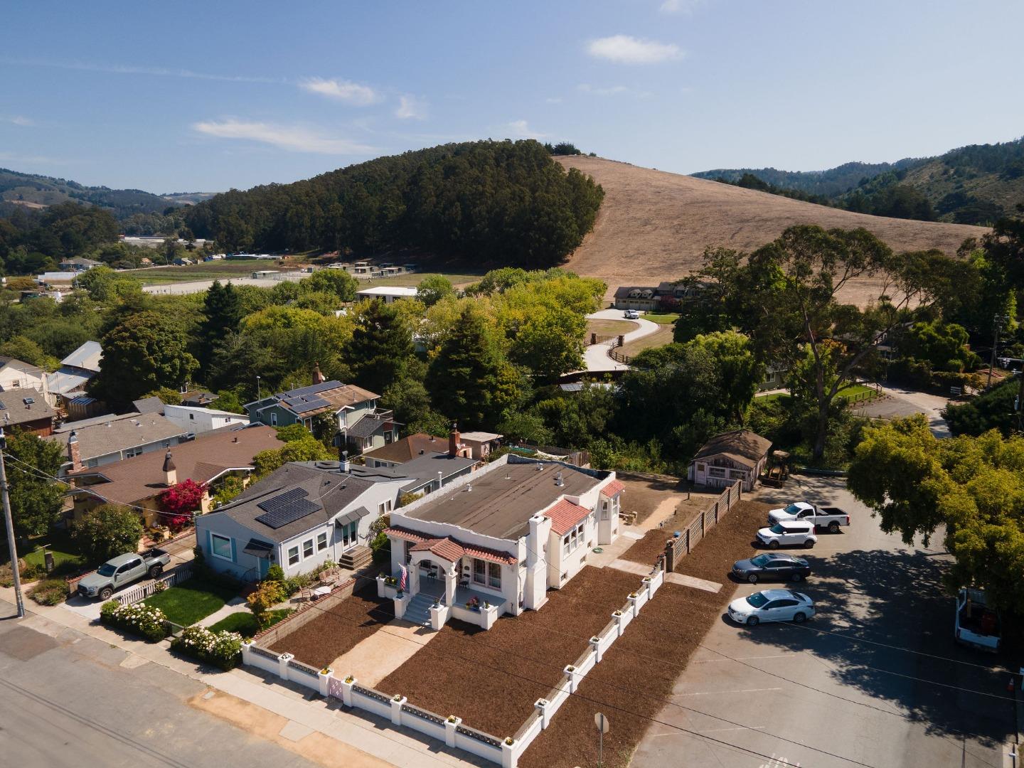 Detail Gallery Image 30 of 33 For 523 San Benito St, Half Moon Bay,  CA 94019 - 2 Beds | 2/1 Baths