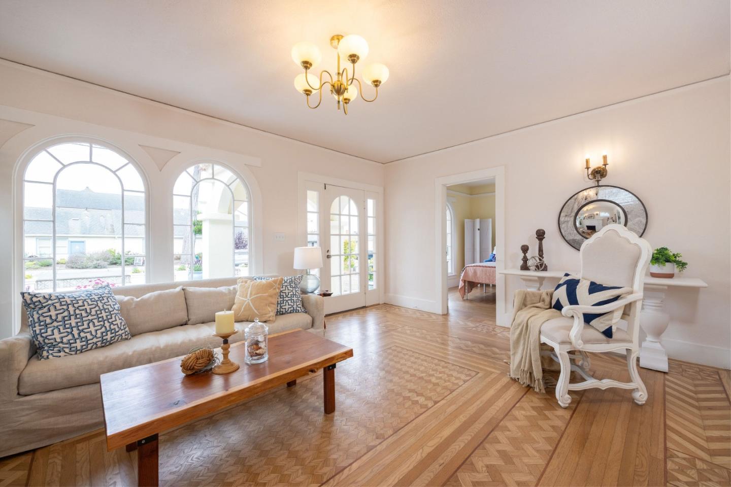 Detail Gallery Image 4 of 33 For 523 San Benito St, Half Moon Bay,  CA 94019 - 2 Beds | 2/1 Baths