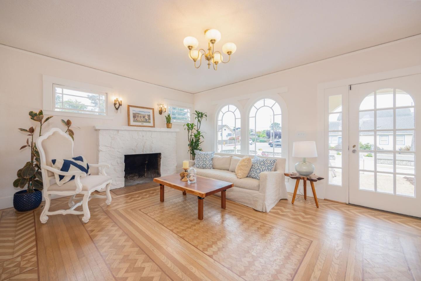 Detail Gallery Image 5 of 33 For 523 San Benito St, Half Moon Bay,  CA 94019 - 2 Beds | 2/1 Baths