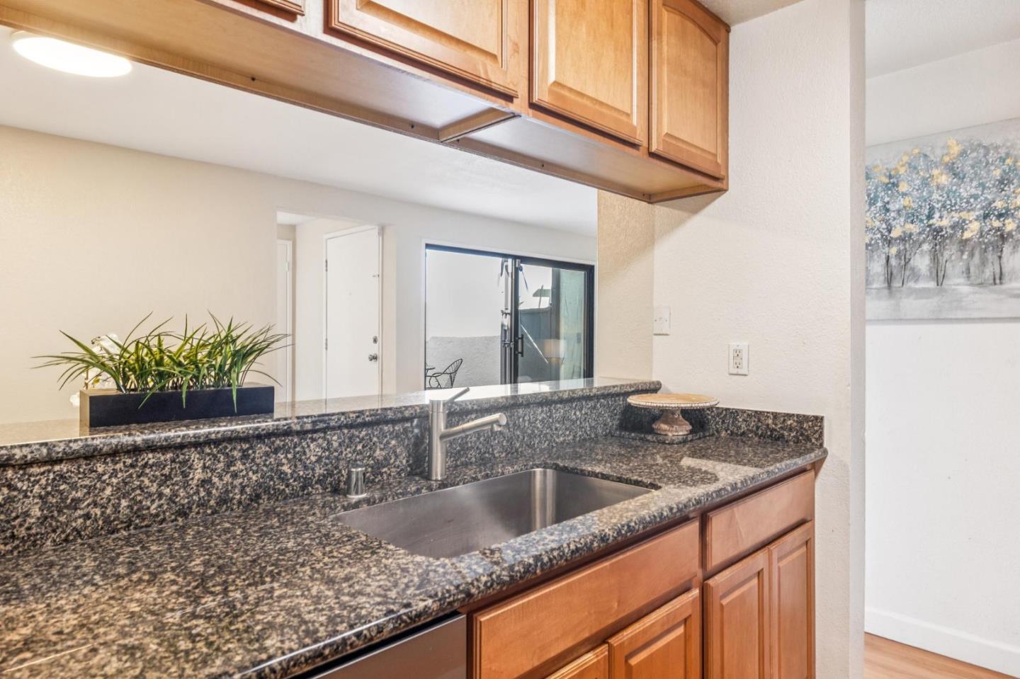 Detail Gallery Image 13 of 37 For 1 Appian Way #705-1,  South San Francisco,  CA 94080 - 3 Beds | 2 Baths