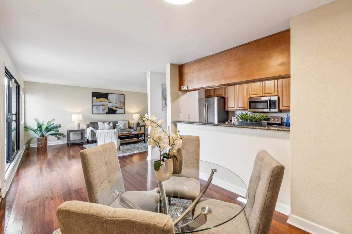 Detail Gallery Image 8 of 37 For 1 Appian Way #705-1,  South San Francisco,  CA 94080 - 3 Beds | 2 Baths