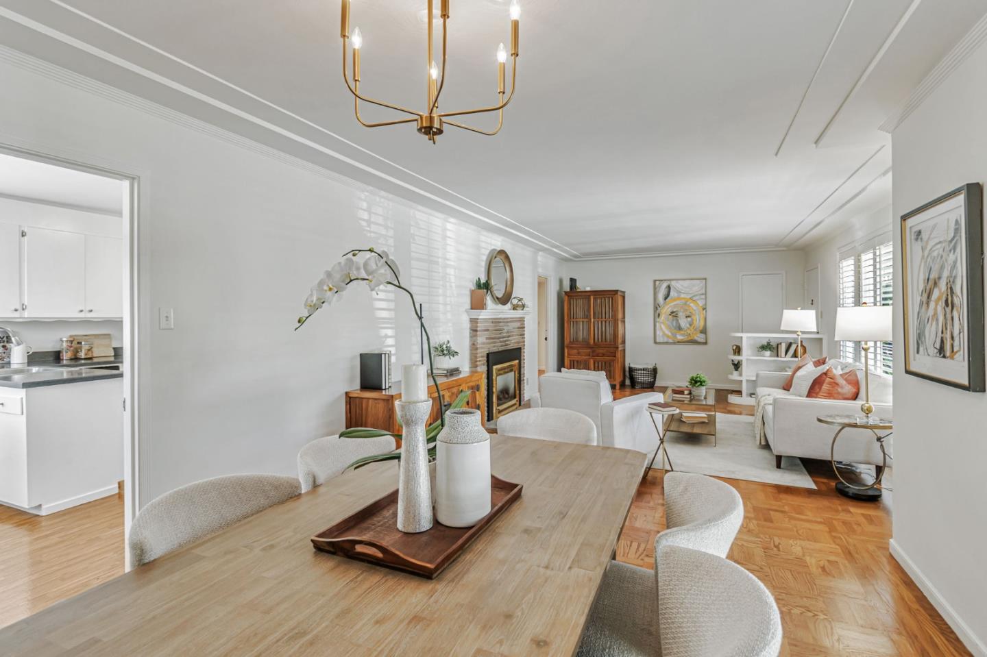 Detail Gallery Image 11 of 36 For 1400 Oakhurst Ave, San Carlos,  CA 94070 - 2 Beds | 1/1 Baths