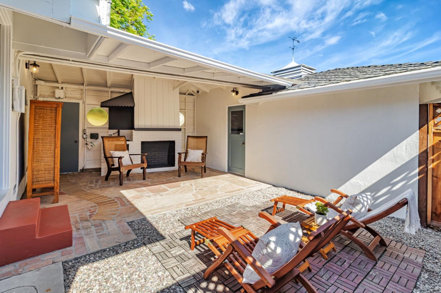 Detail Gallery Image 26 of 36 For 1400 Oakhurst Ave, San Carlos,  CA 94070 - 2 Beds | 1/1 Baths