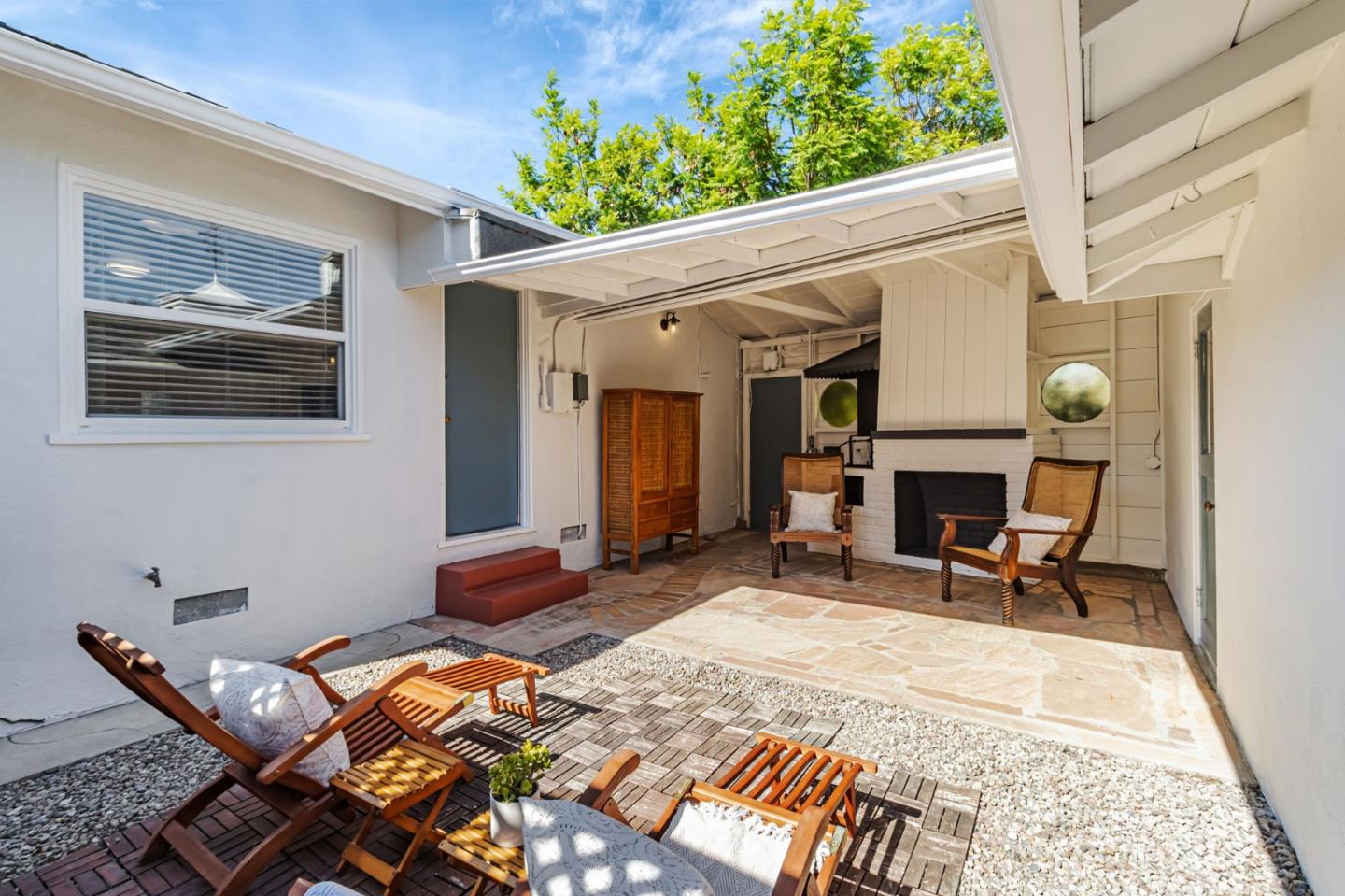 Detail Gallery Image 27 of 36 For 1400 Oakhurst Ave, San Carlos,  CA 94070 - 2 Beds | 1/1 Baths