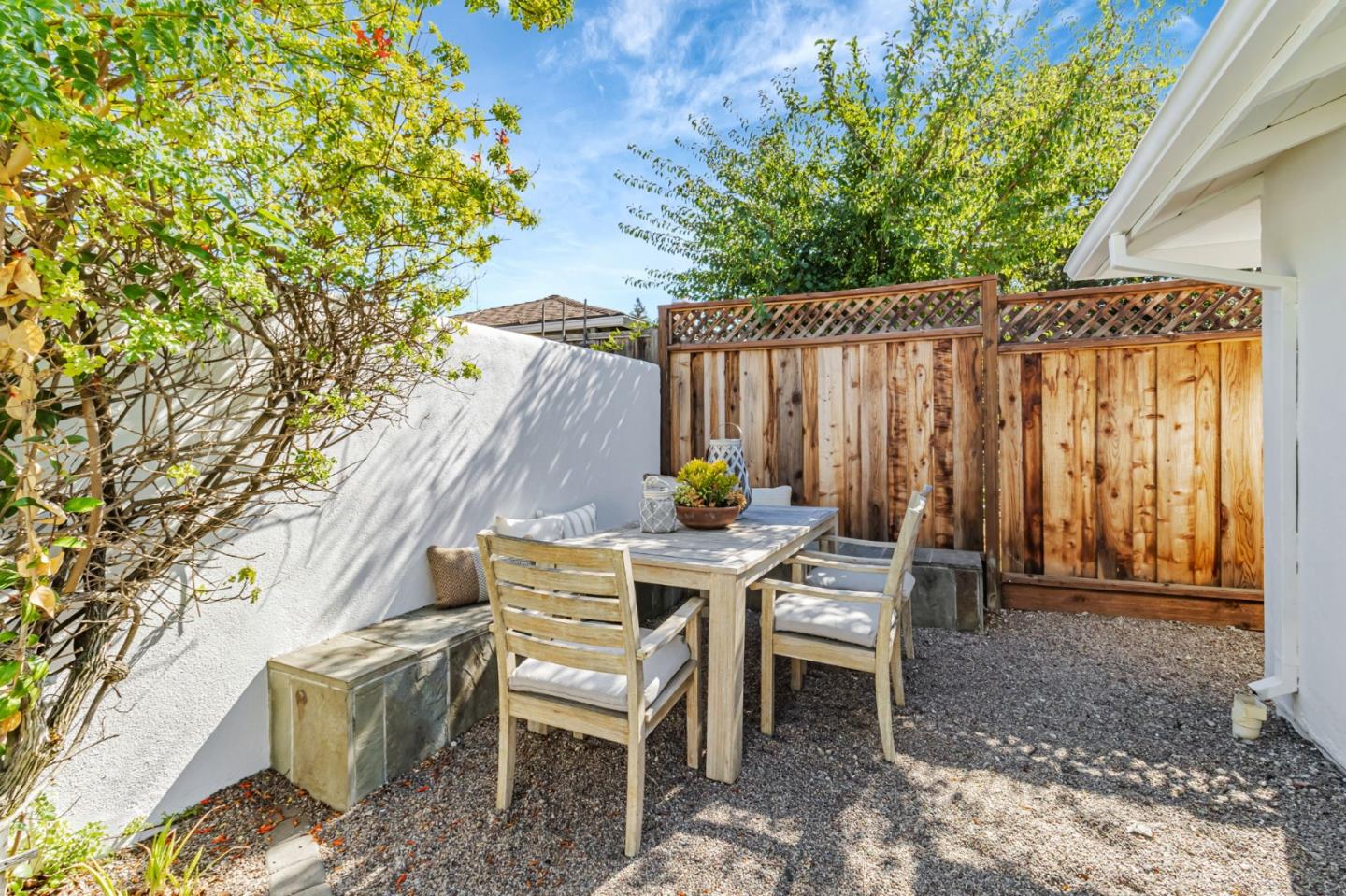 Detail Gallery Image 30 of 36 For 1400 Oakhurst Ave, San Carlos,  CA 94070 - 2 Beds | 1/1 Baths