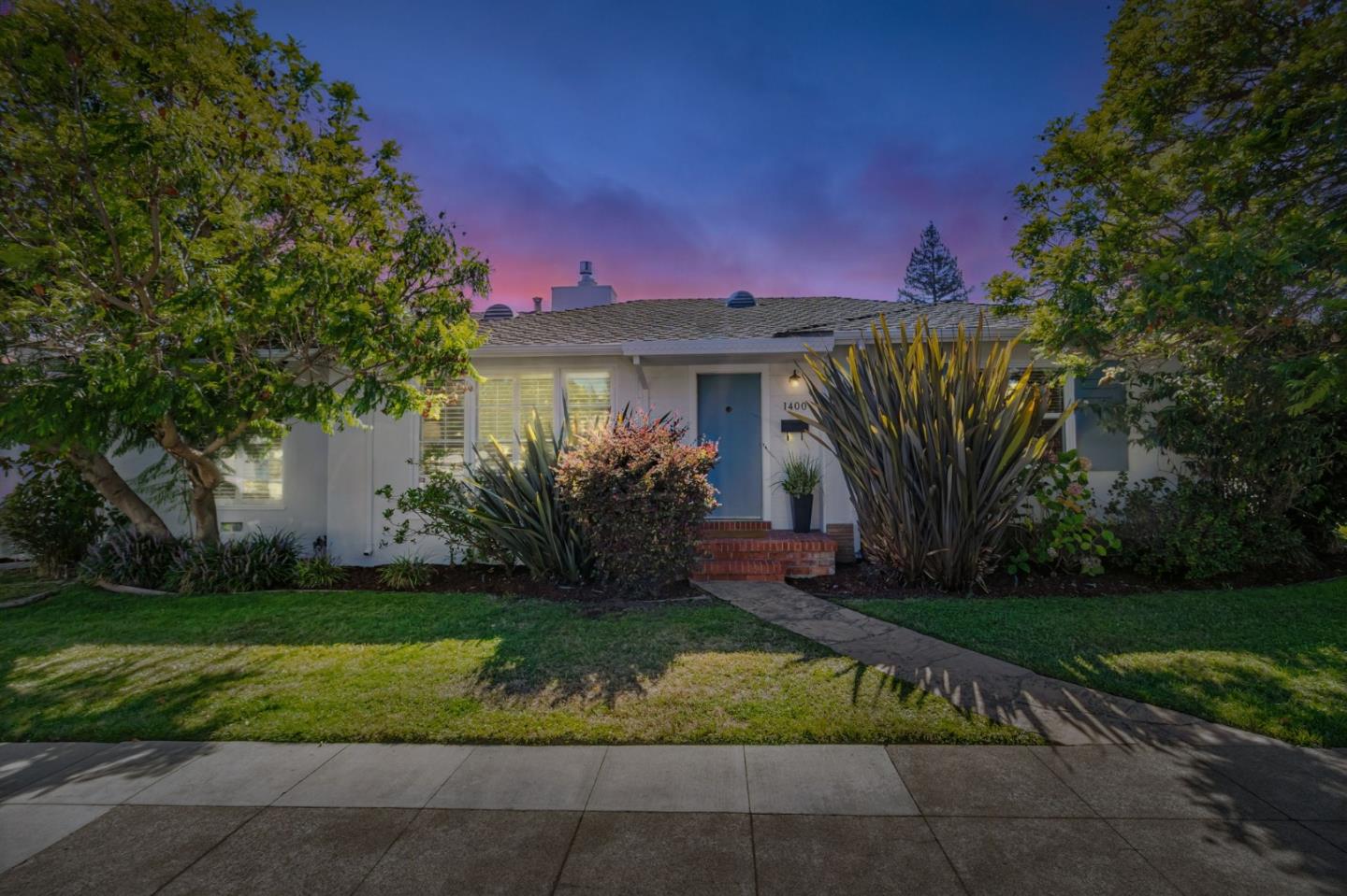 Detail Gallery Image 5 of 36 For 1400 Oakhurst Ave, San Carlos,  CA 94070 - 2 Beds | 1/1 Baths