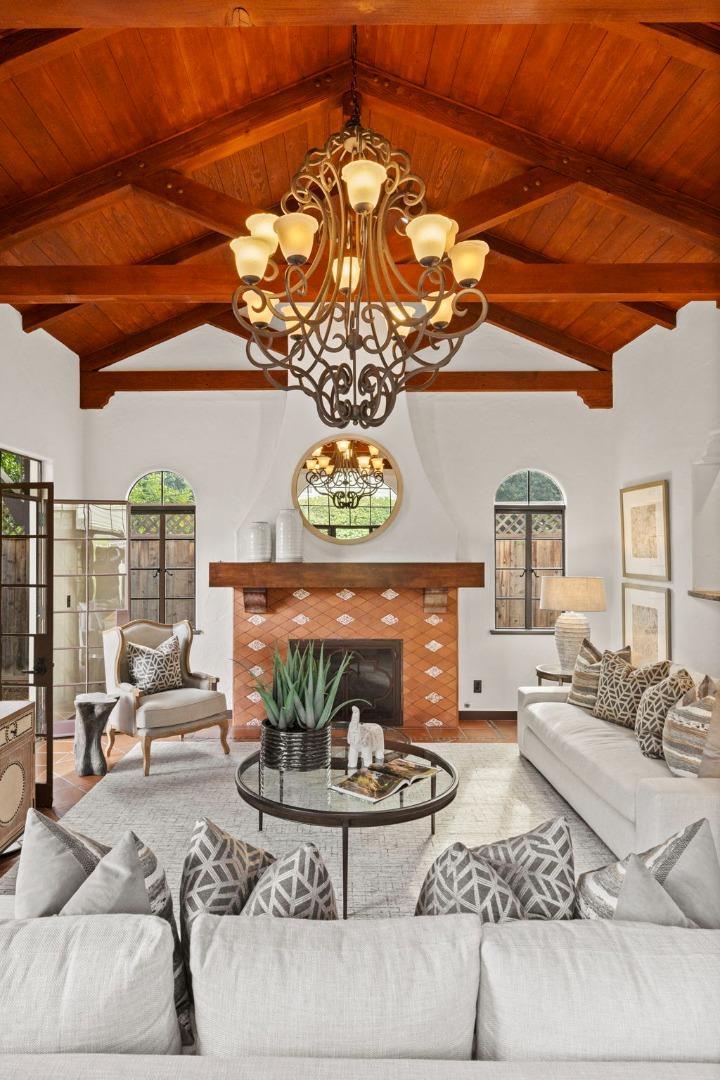 Detail Gallery Image 14 of 47 For 503 Arlington Rd, Redwood City,  CA 94062 - 5 Beds | 2/1 Baths