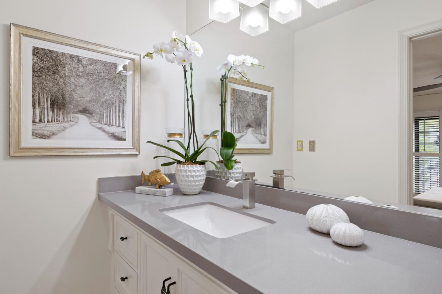 Detail Gallery Image 24 of 47 For 503 Arlington Rd, Redwood City,  CA 94062 - 5 Beds | 2/1 Baths