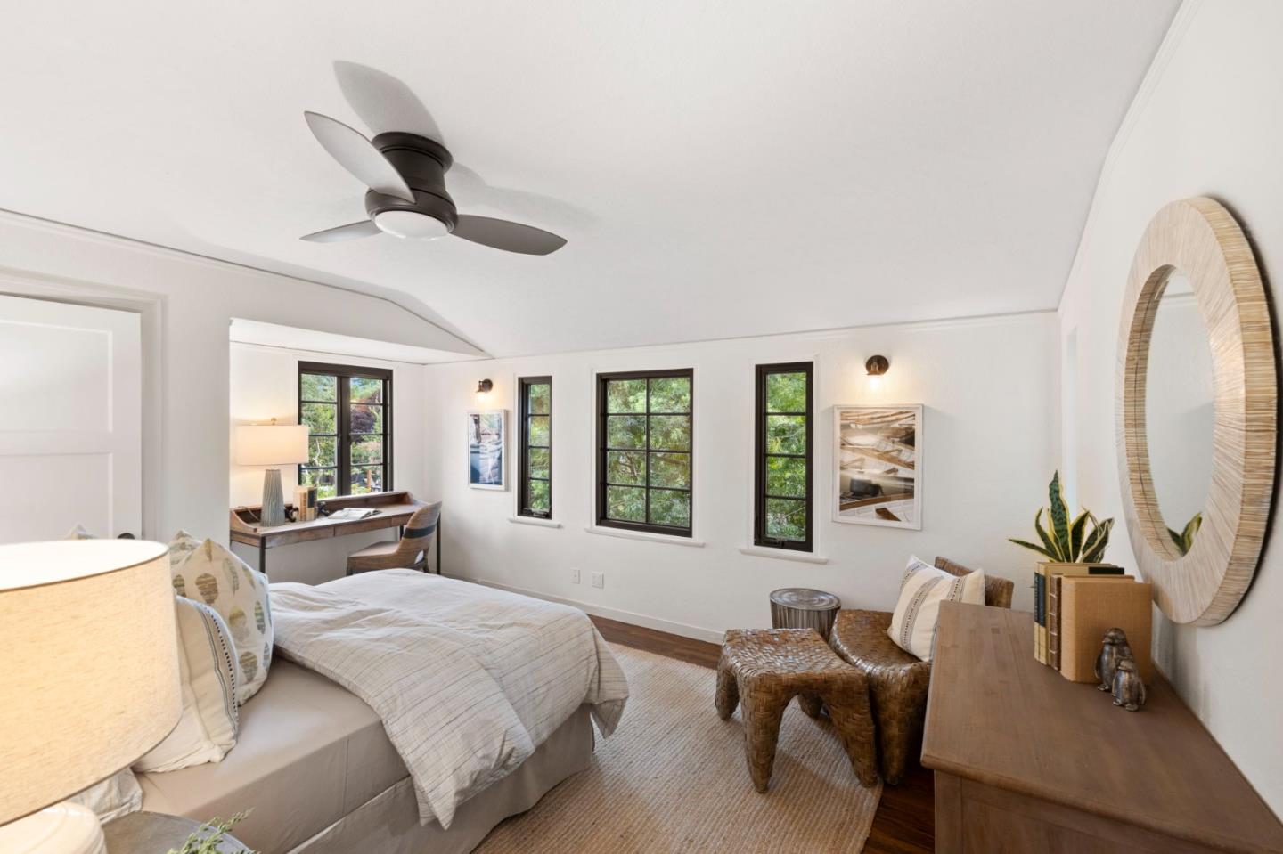 Detail Gallery Image 26 of 47 For 503 Arlington Rd, Redwood City,  CA 94062 - 5 Beds | 2/1 Baths