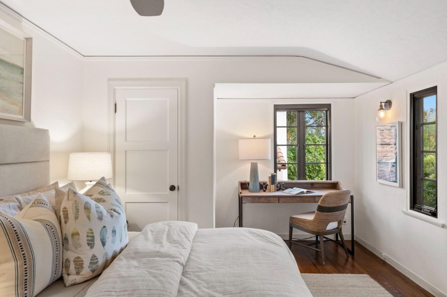 Detail Gallery Image 28 of 47 For 503 Arlington Rd, Redwood City,  CA 94062 - 5 Beds | 2/1 Baths