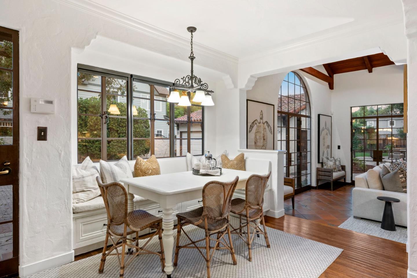 Detail Gallery Image 35 of 47 For 503 Arlington Rd, Redwood City,  CA 94062 - 5 Beds | 2/1 Baths