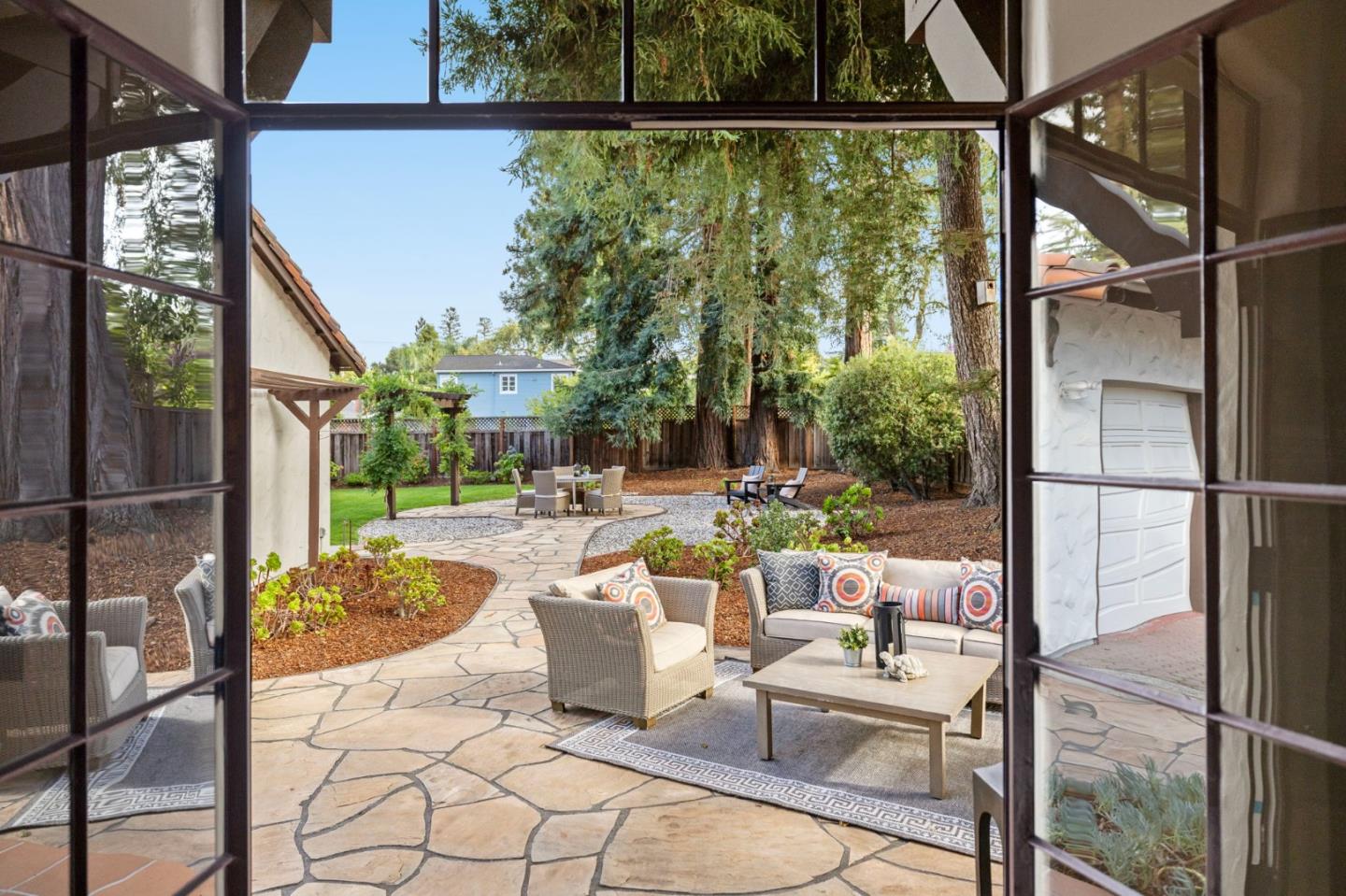 Detail Gallery Image 37 of 47 For 503 Arlington Rd, Redwood City,  CA 94062 - 5 Beds | 2/1 Baths