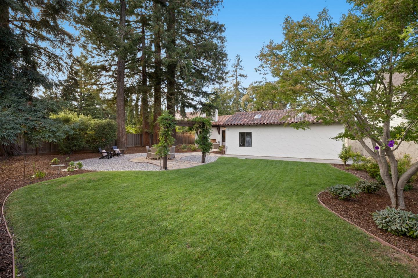 Detail Gallery Image 39 of 47 For 503 Arlington Rd, Redwood City,  CA 94062 - 5 Beds | 2/1 Baths