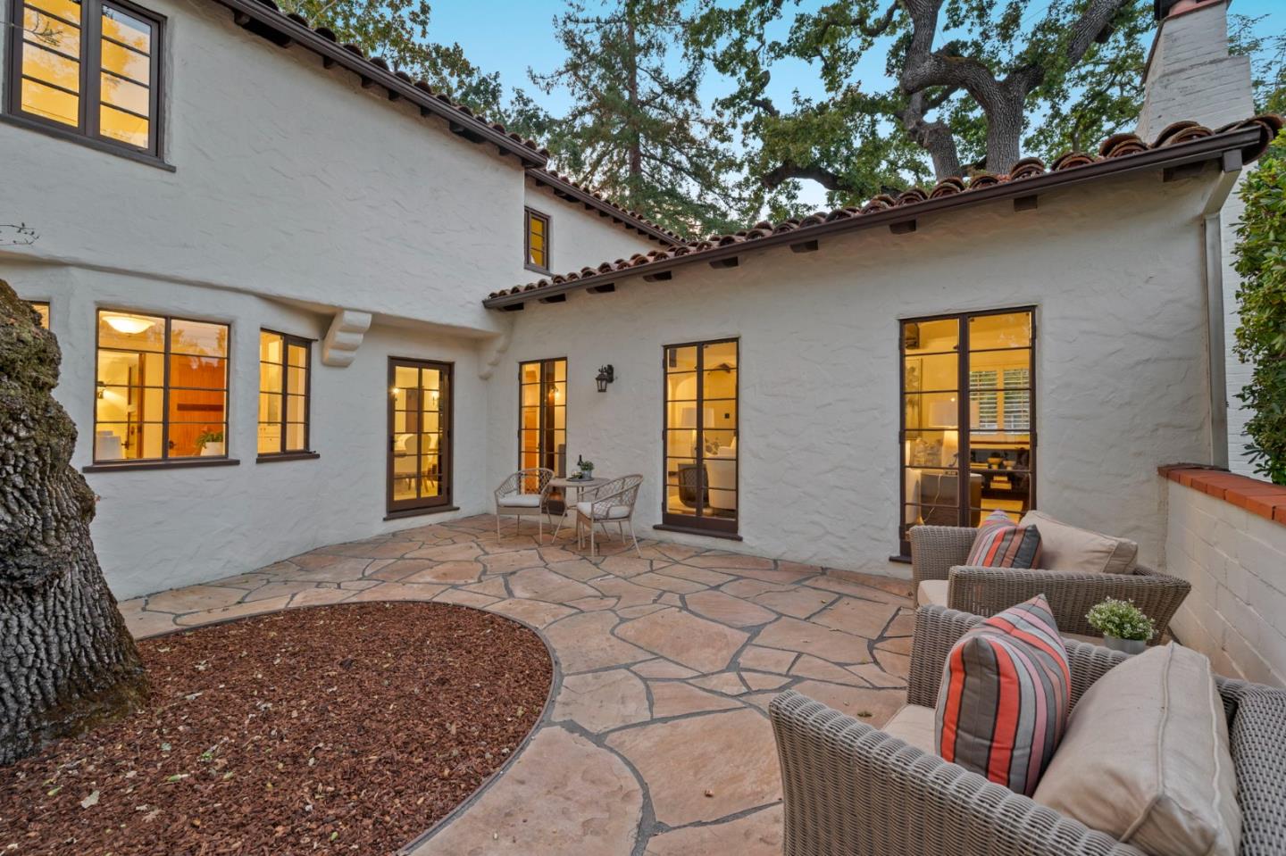 Detail Gallery Image 42 of 47 For 503 Arlington Rd, Redwood City,  CA 94062 - 5 Beds | 2/1 Baths