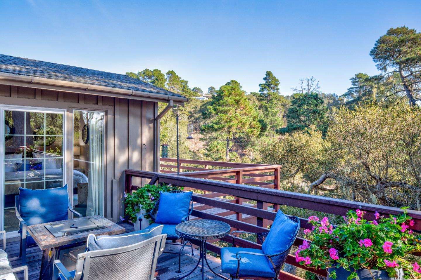 Detail Gallery Image 12 of 19 For 24971 N Carmel Hills Dr, Carmel,  CA 93923 - 4 Beds | 3 Baths