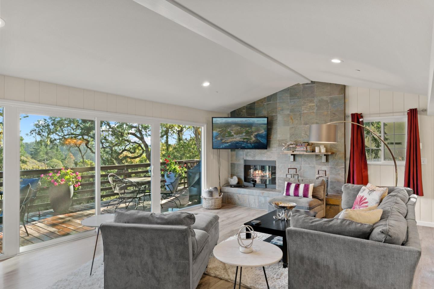 Detail Gallery Image 5 of 19 For 24971 N Carmel Hills Dr, Carmel,  CA 93923 - 4 Beds | 3 Baths