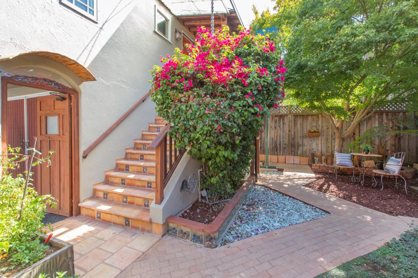 Detail Gallery Image 30 of 63 For 212 Gilbert Ave, Menlo Park,  CA 94025 - 3 Beds | 3 Baths