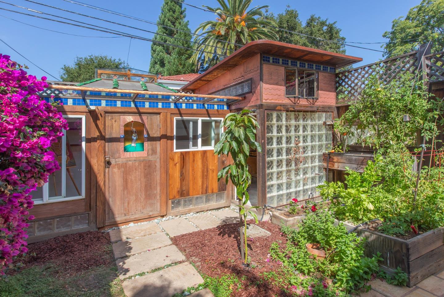 Detail Gallery Image 37 of 63 For 212 Gilbert Ave, Menlo Park,  CA 94025 - 3 Beds | 3 Baths