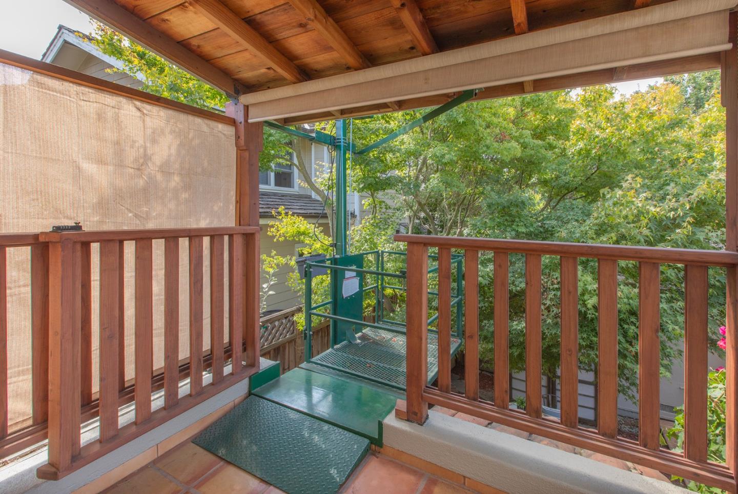Detail Gallery Image 43 of 63 For 212 Gilbert Ave, Menlo Park,  CA 94025 - 3 Beds | 3 Baths
