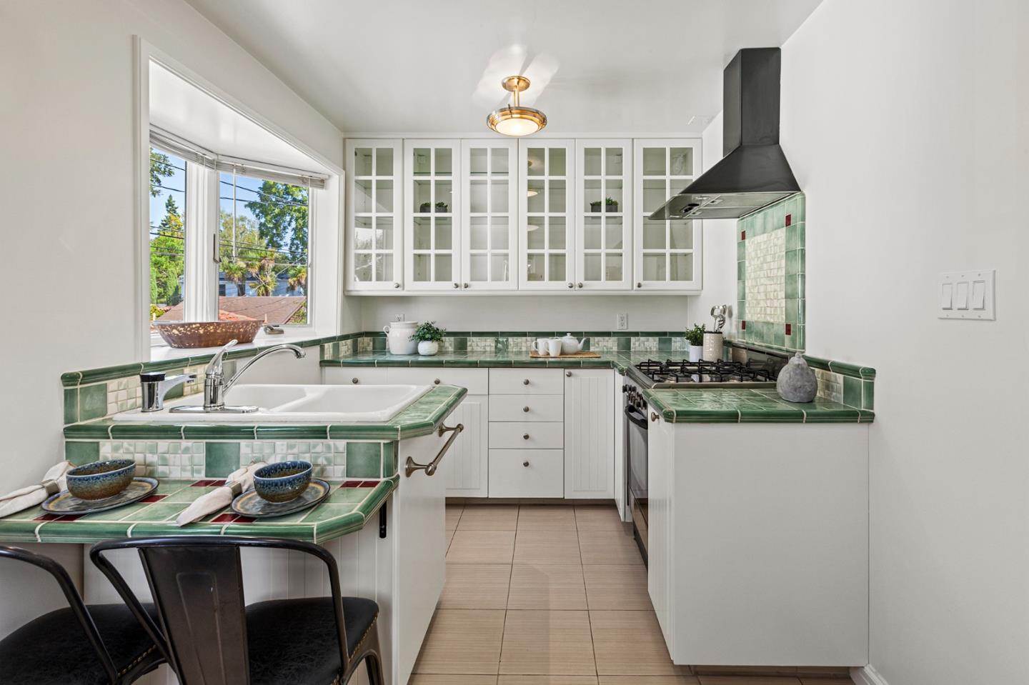 Detail Gallery Image 46 of 63 For 212 Gilbert Ave, Menlo Park,  CA 94025 - 3 Beds | 3 Baths