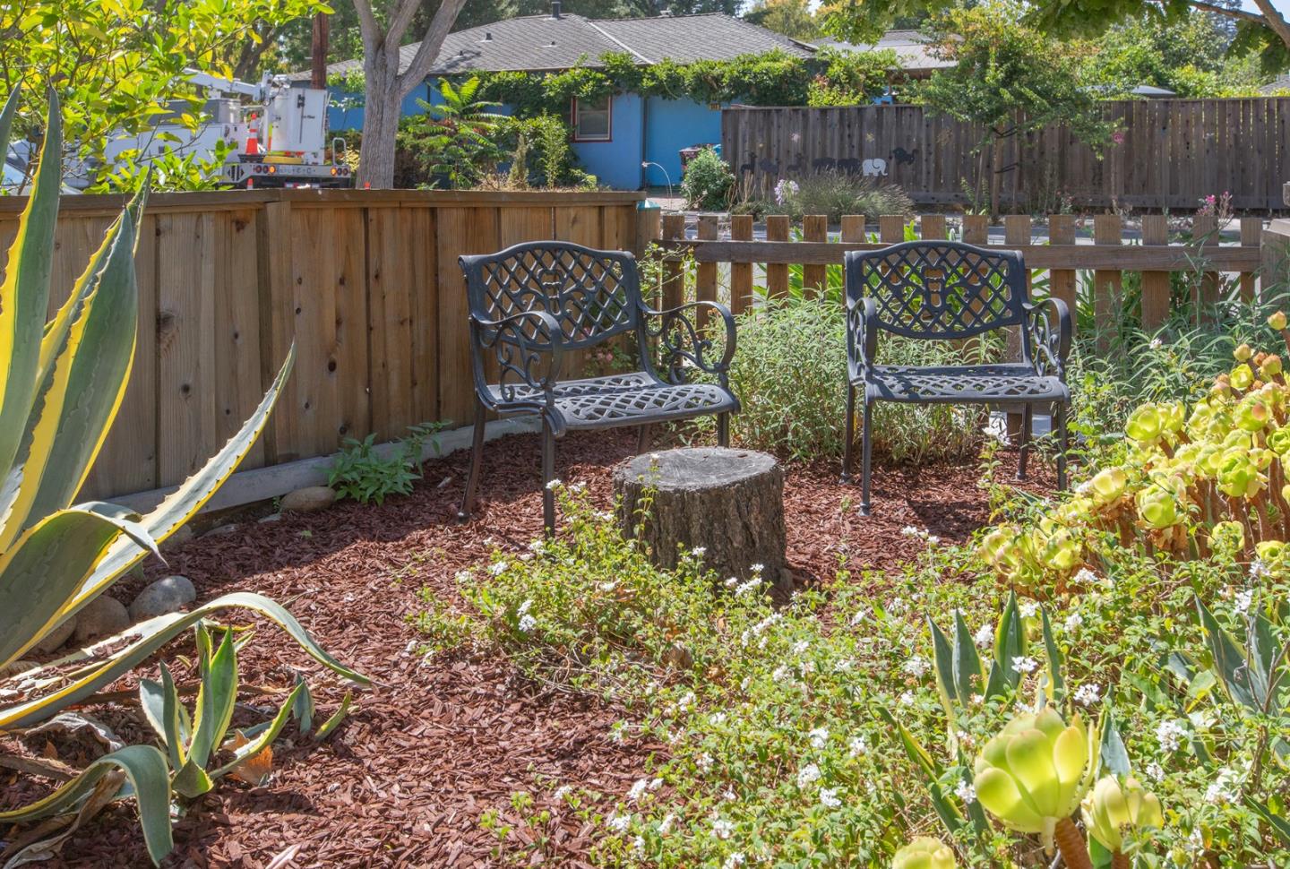 Detail Gallery Image 5 of 63 For 212 Gilbert Ave, Menlo Park,  CA 94025 - 3 Beds | 3 Baths