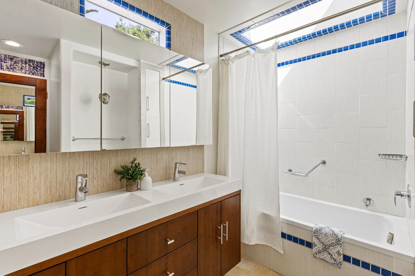 Detail Gallery Image 56 of 63 For 212 Gilbert Ave, Menlo Park,  CA 94025 - 3 Beds | 3 Baths