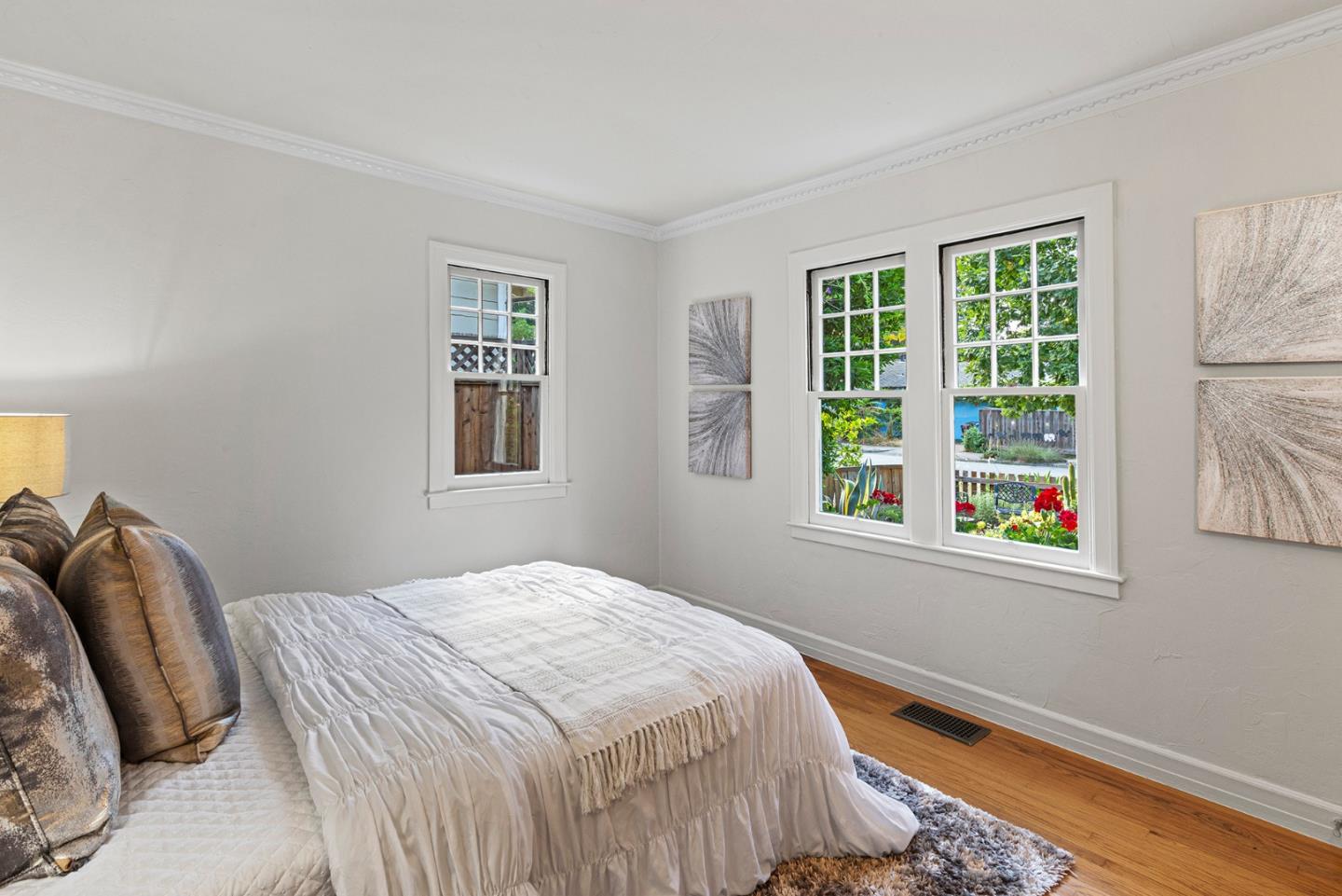 Detail Gallery Image 9 of 63 For 212 Gilbert Ave, Menlo Park,  CA 94025 - 3 Beds | 3 Baths