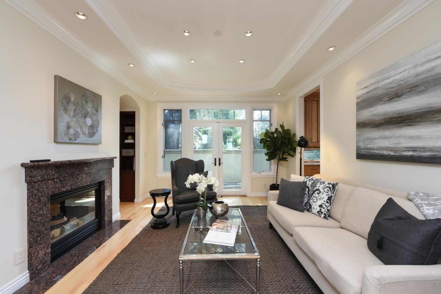Detail Gallery Image 4 of 9 For Waverley St, Palo Alto,  CA 94301 - 6 Beds | 5 Baths