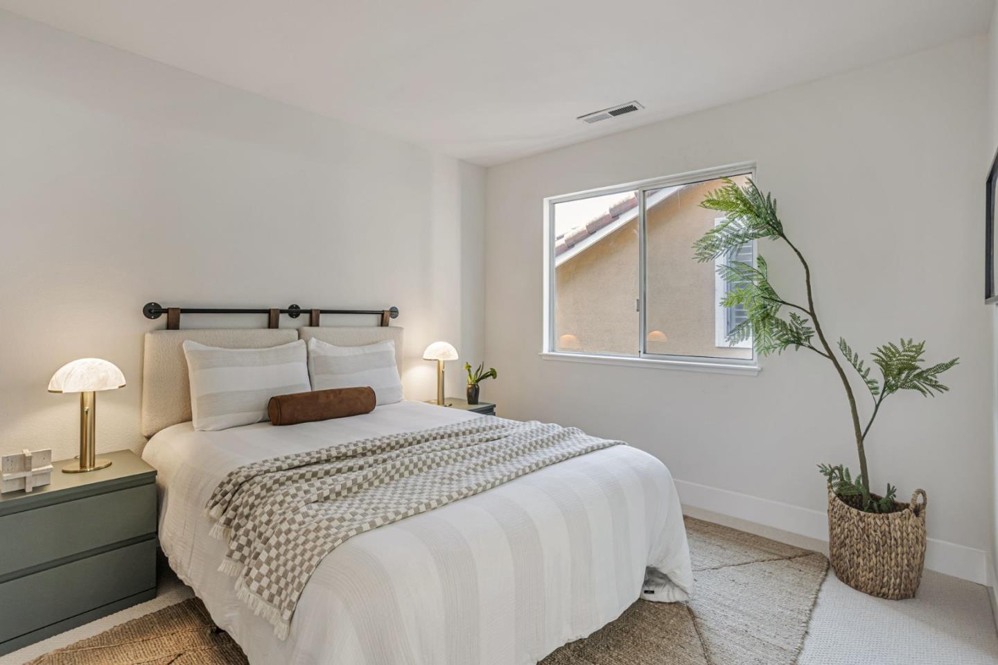 Detail Gallery Image 19 of 55 For 234 Houghton St, Mountain View,  CA 94041 - 2 Beds | 2/1 Baths