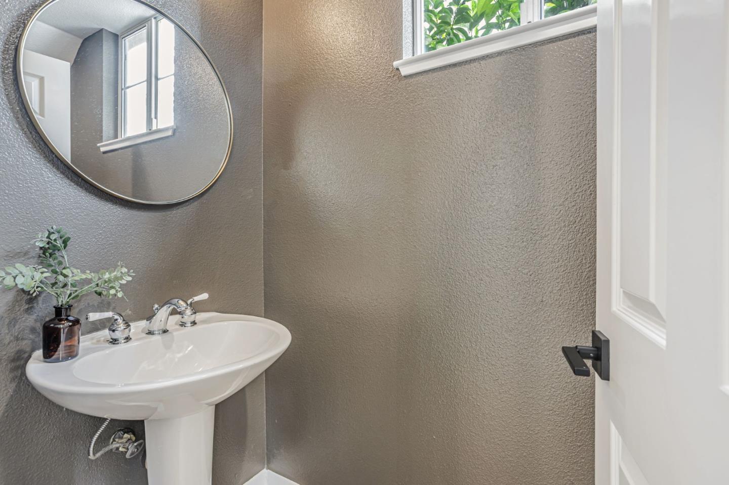 Detail Gallery Image 26 of 55 For 234 Houghton St, Mountain View,  CA 94041 - 2 Beds | 2/1 Baths