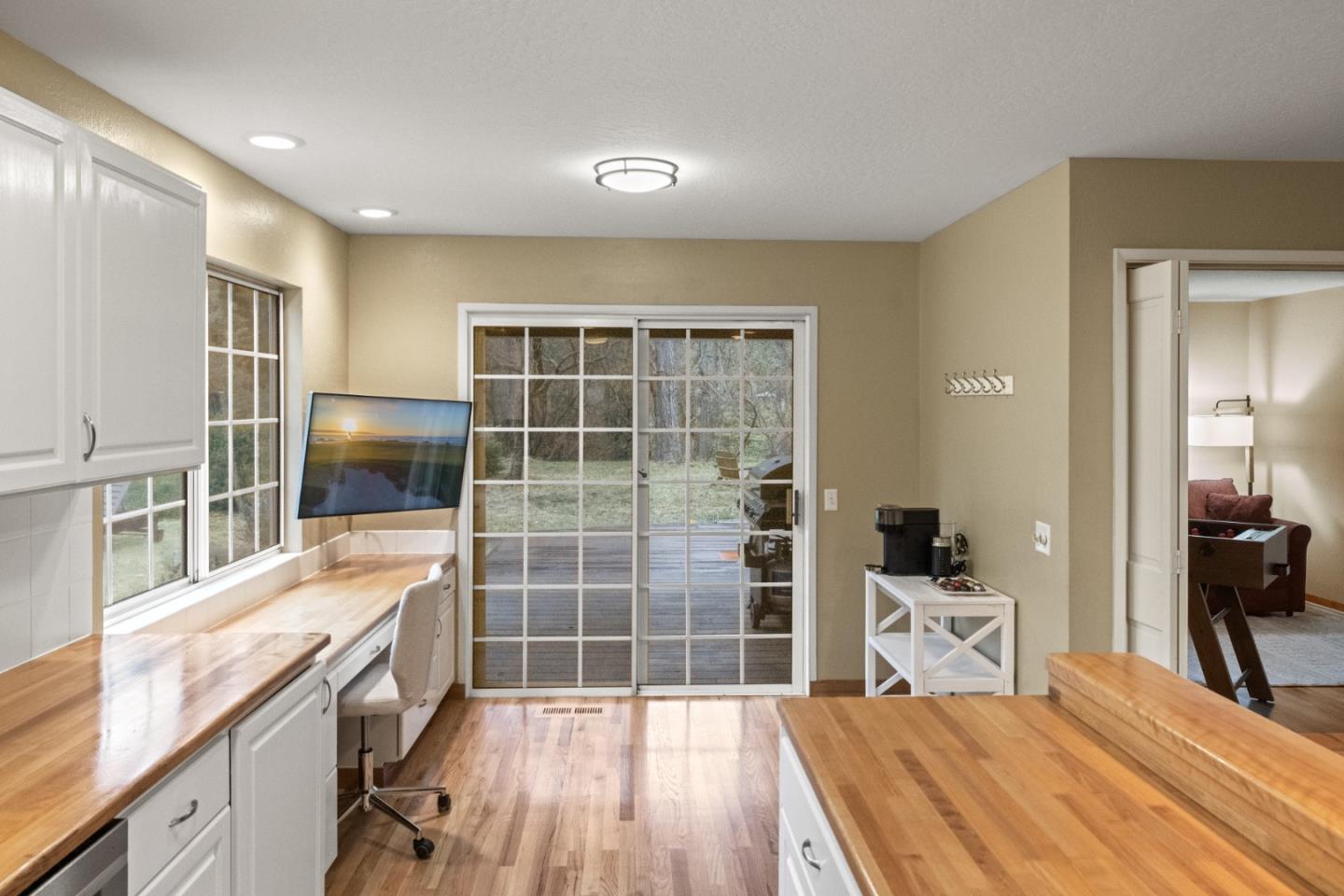 Detail Gallery Image 8 of 20 For 93 Boronda Rd, Carmel Valley,  CA 93924 - 4 Beds | 2 Baths