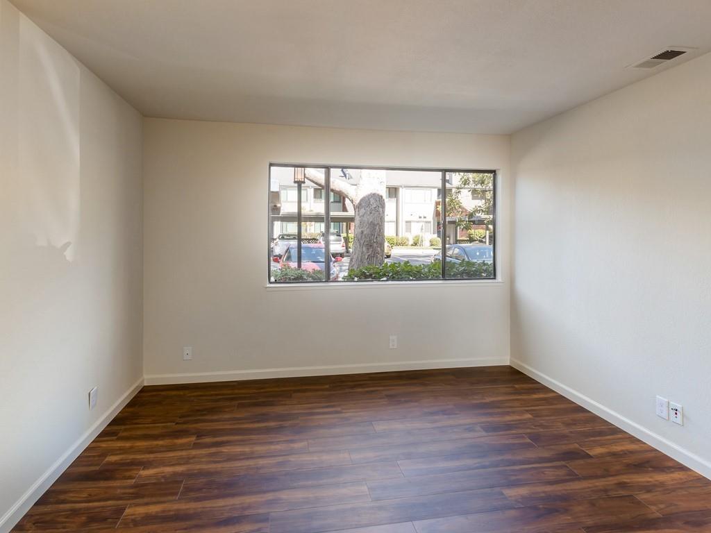 Detail Gallery Image 3 of 6 For 1905 La Terrace Cir, San Jose,  CA 95123 - 2 Beds | 2 Baths
