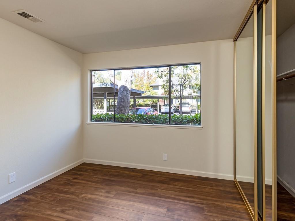 Detail Gallery Image 4 of 6 For 1905 La Terrace Cir, San Jose,  CA 95123 - 2 Beds | 2 Baths