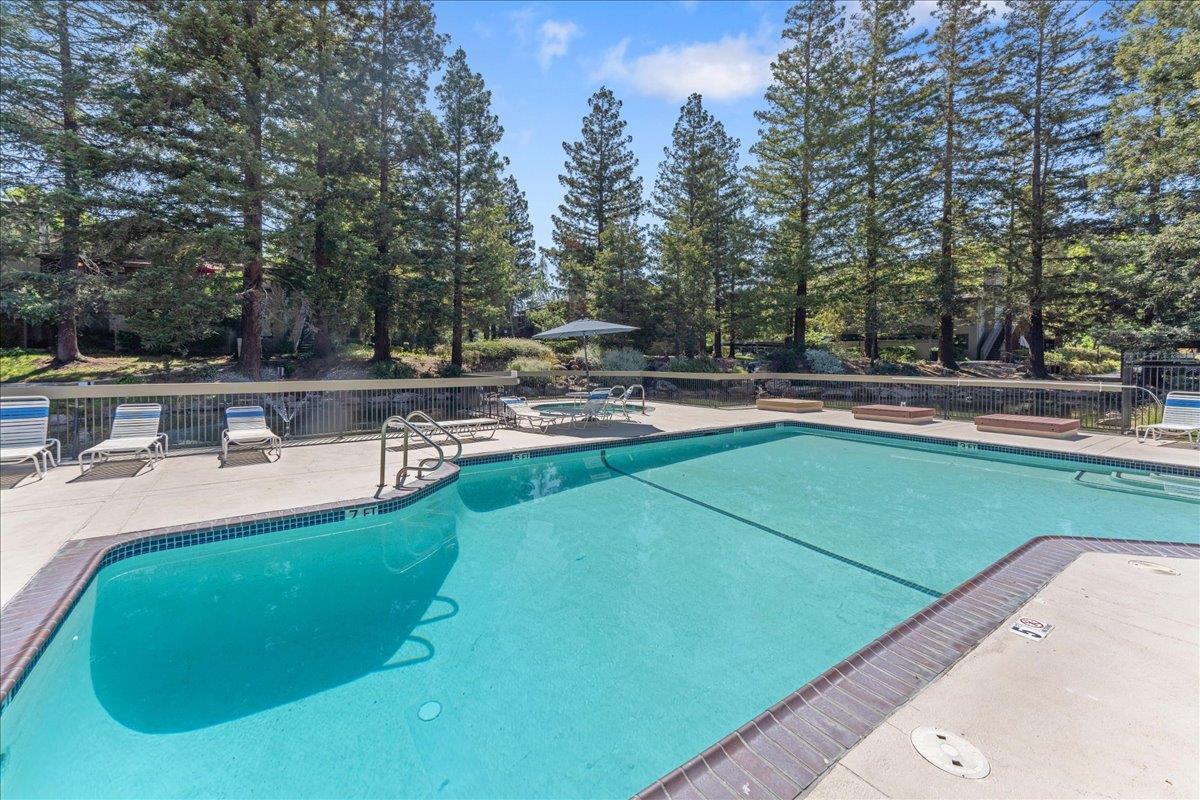 Detail Gallery Image 6 of 6 For 1905 La Terrace Cir, San Jose,  CA 95123 - 2 Beds | 2 Baths