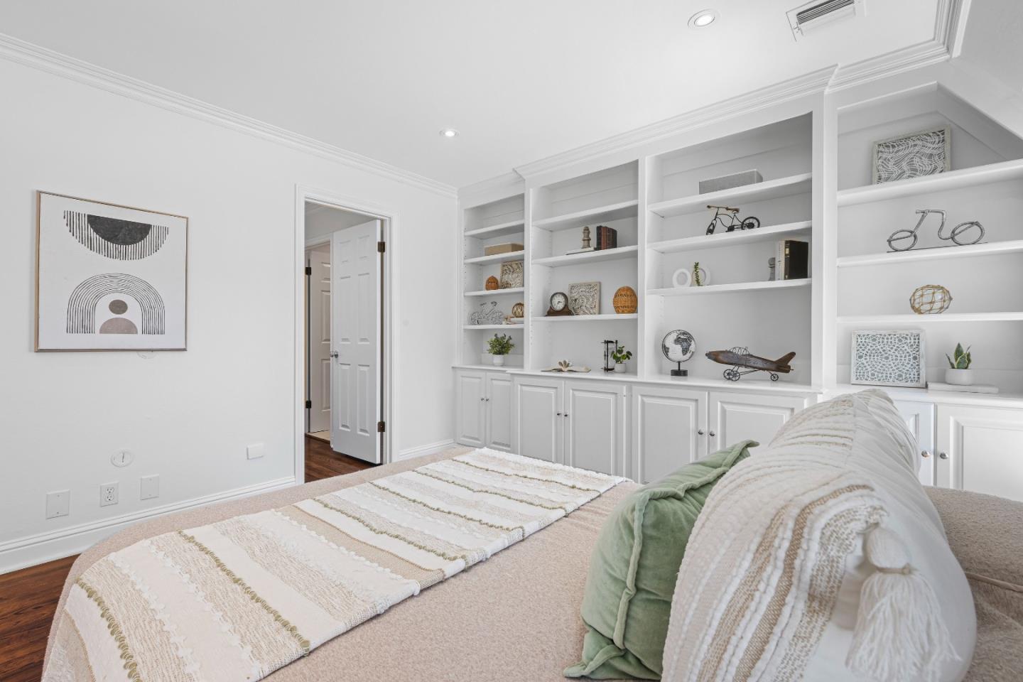 Detail Gallery Image 17 of 28 For 510 Monterey Ave, Los Gatos,  CA 95030 - 3 Beds | 2/1 Baths