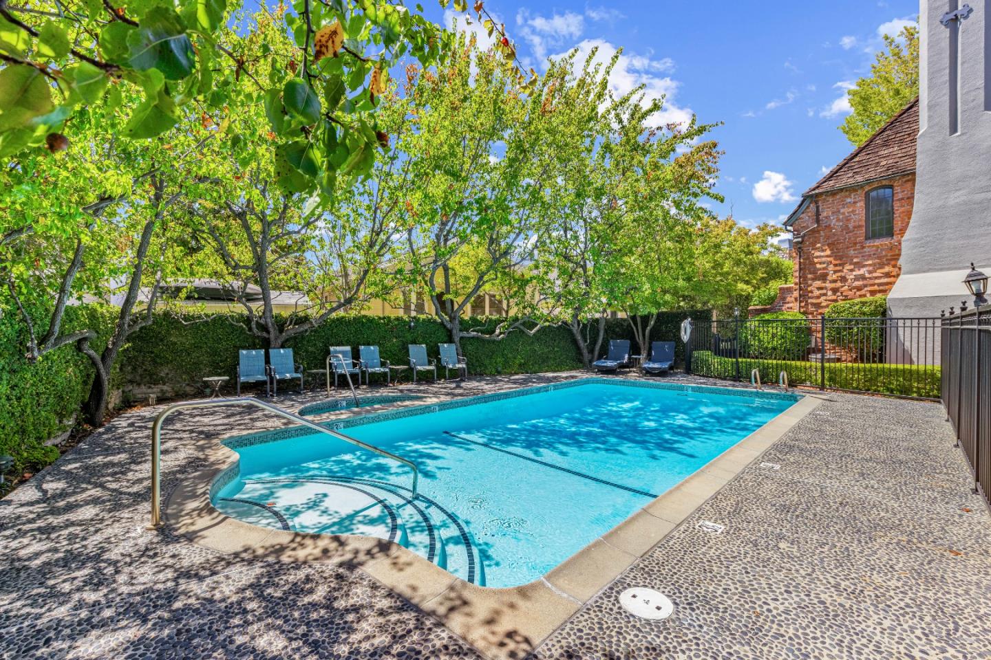 Detail Gallery Image 3 of 28 For 510 Monterey Ave, Los Gatos,  CA 95030 - 3 Beds | 2/1 Baths