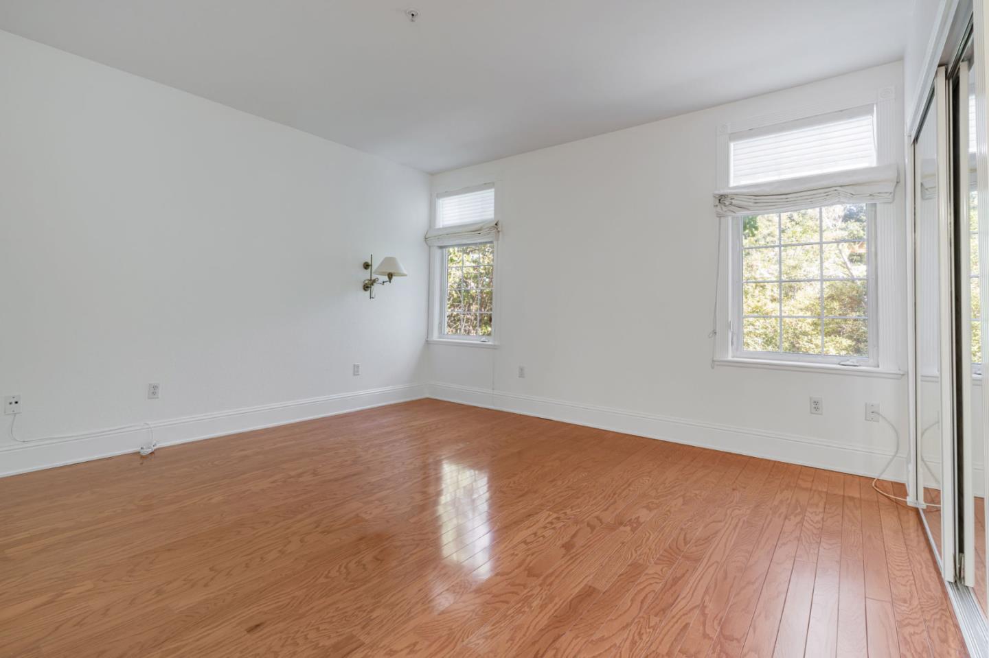 Detail Gallery Image 13 of 32 For 530 El Camino Real #209,  Burlingame,  CA 94010 - 2 Beds | 2 Baths