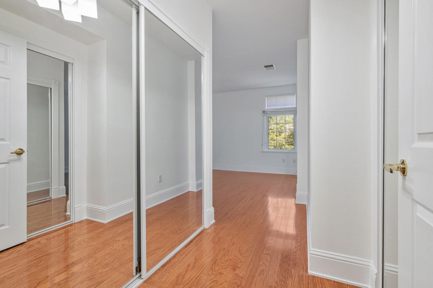 Detail Gallery Image 15 of 32 For 530 El Camino Real #209,  Burlingame,  CA 94010 - 2 Beds | 2 Baths