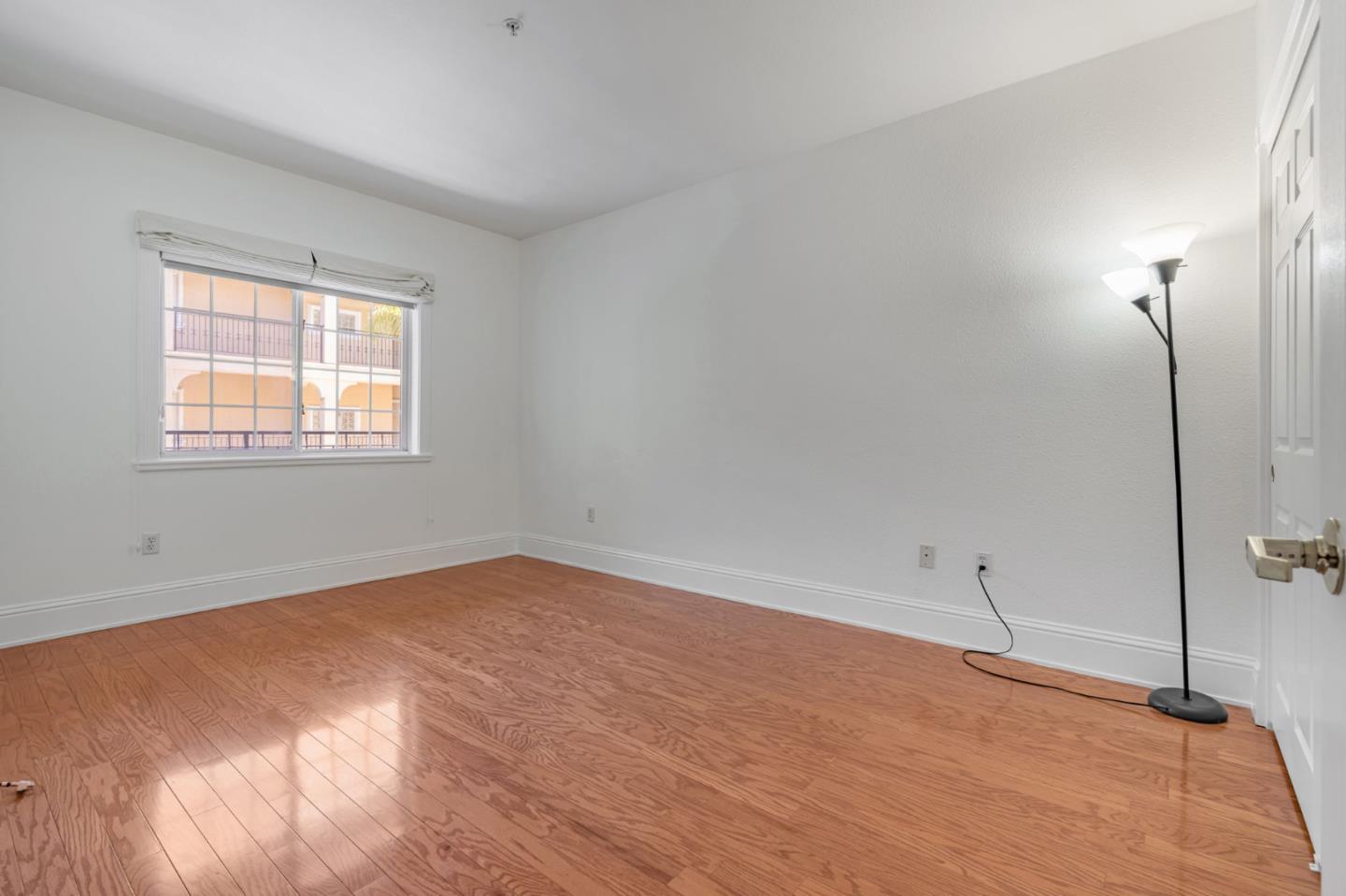 Detail Gallery Image 16 of 32 For 530 El Camino Real #209,  Burlingame,  CA 94010 - 2 Beds | 2 Baths