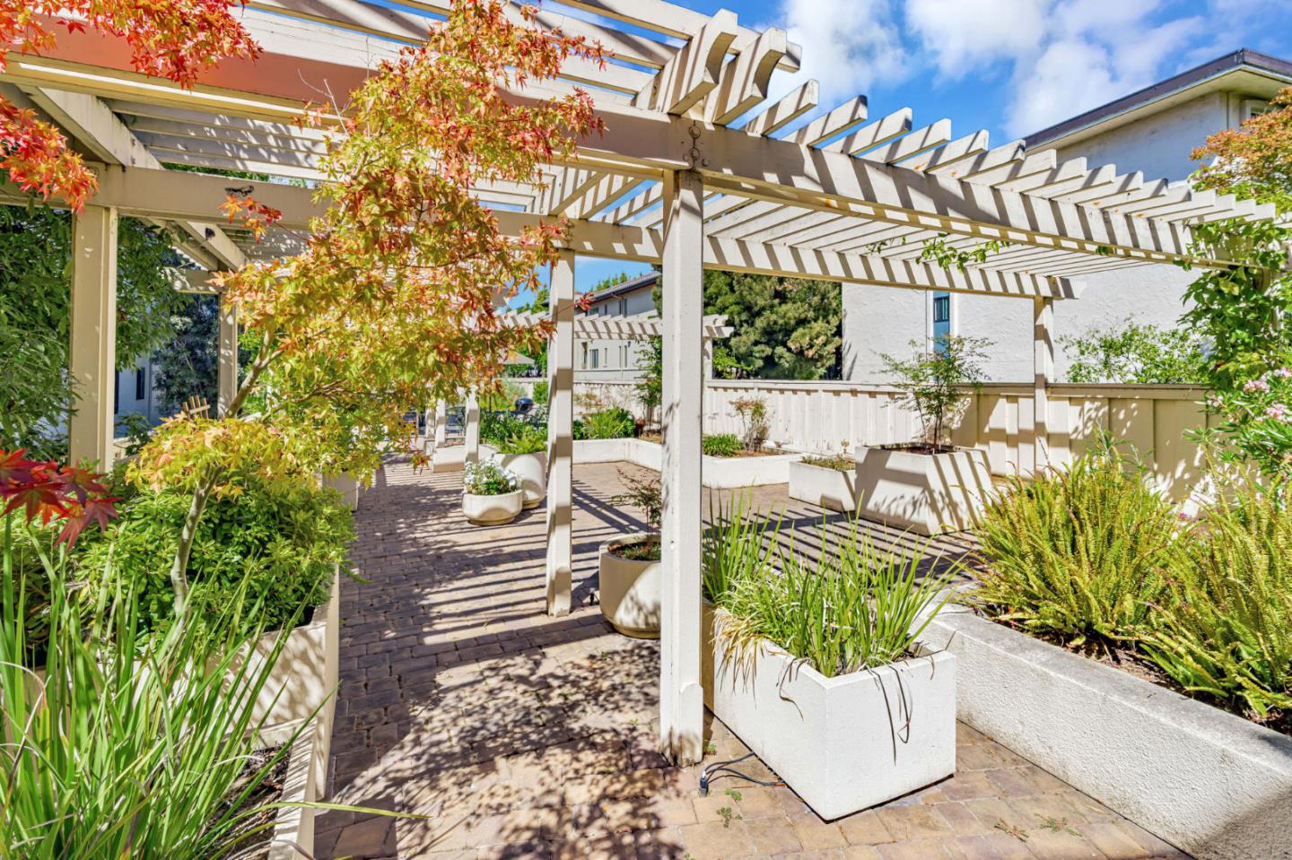 Detail Gallery Image 27 of 32 For 530 El Camino Real #209,  Burlingame,  CA 94010 - 2 Beds | 2 Baths